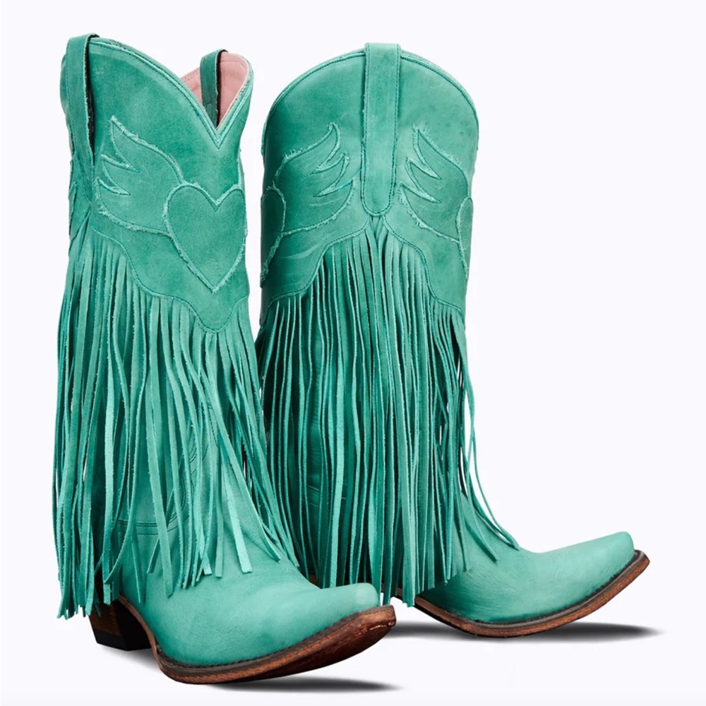 JUNK GYPSY : turquoise fringe boots